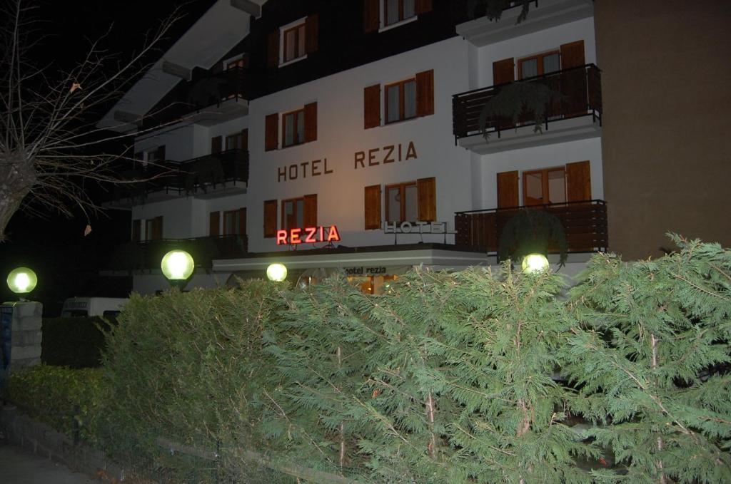 Rezia Hotell Chiesa in Valmalenco Eksteriør bilde