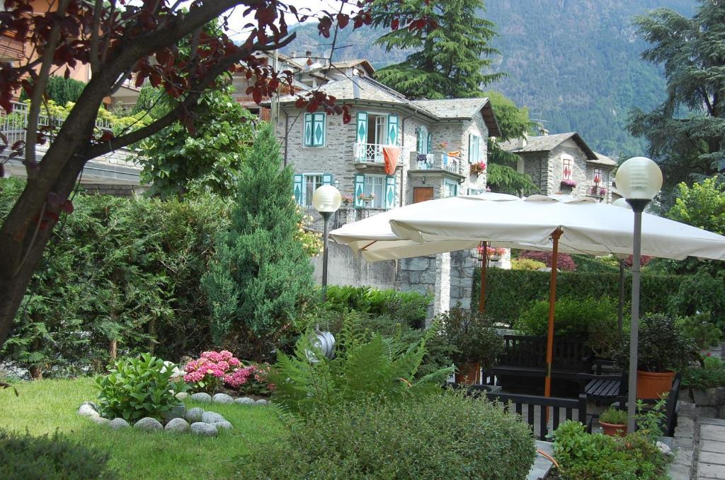 Rezia Hotell Chiesa in Valmalenco Eksteriør bilde